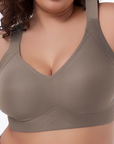 Безшевен сутиен в макси размери L–6XL, бял, с гладка текстура и еластан за комфорт и подкрепа.