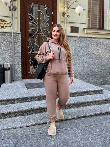 Мек всекидневен комплект с качулка - Twiggy Shop