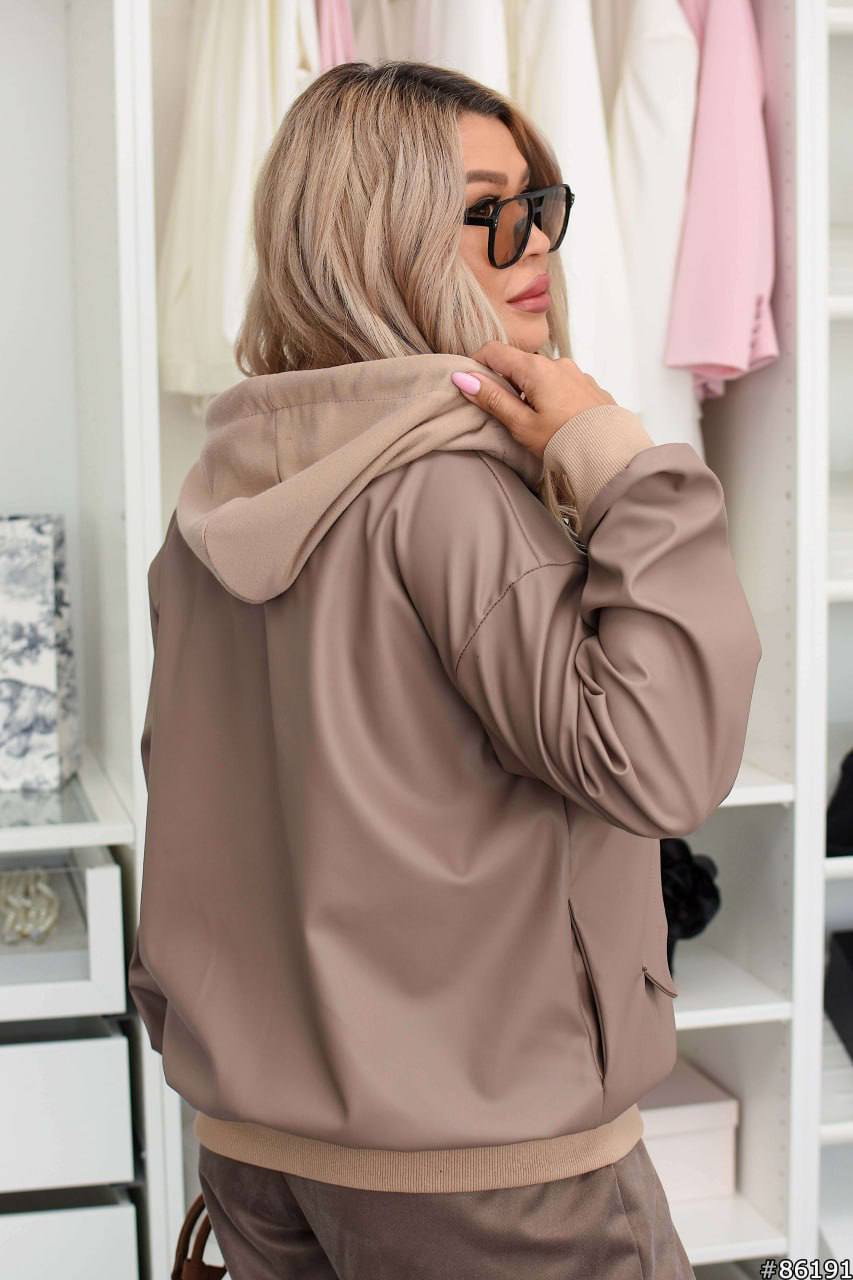 Бомбър с качулка - Twiggy Shop