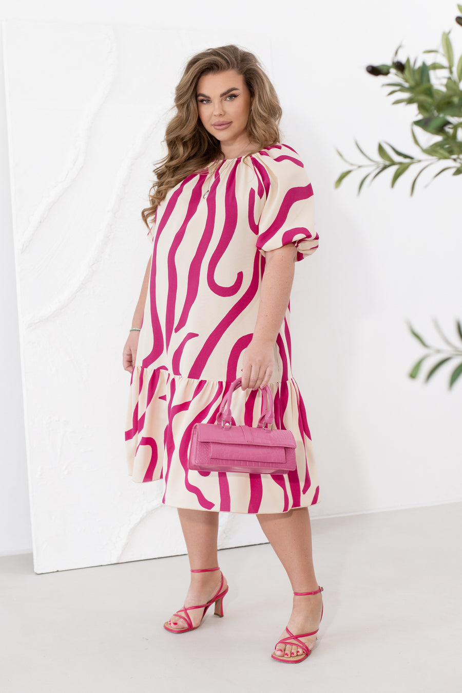 Къса рокля с отворен гръб - Twiggy Shop