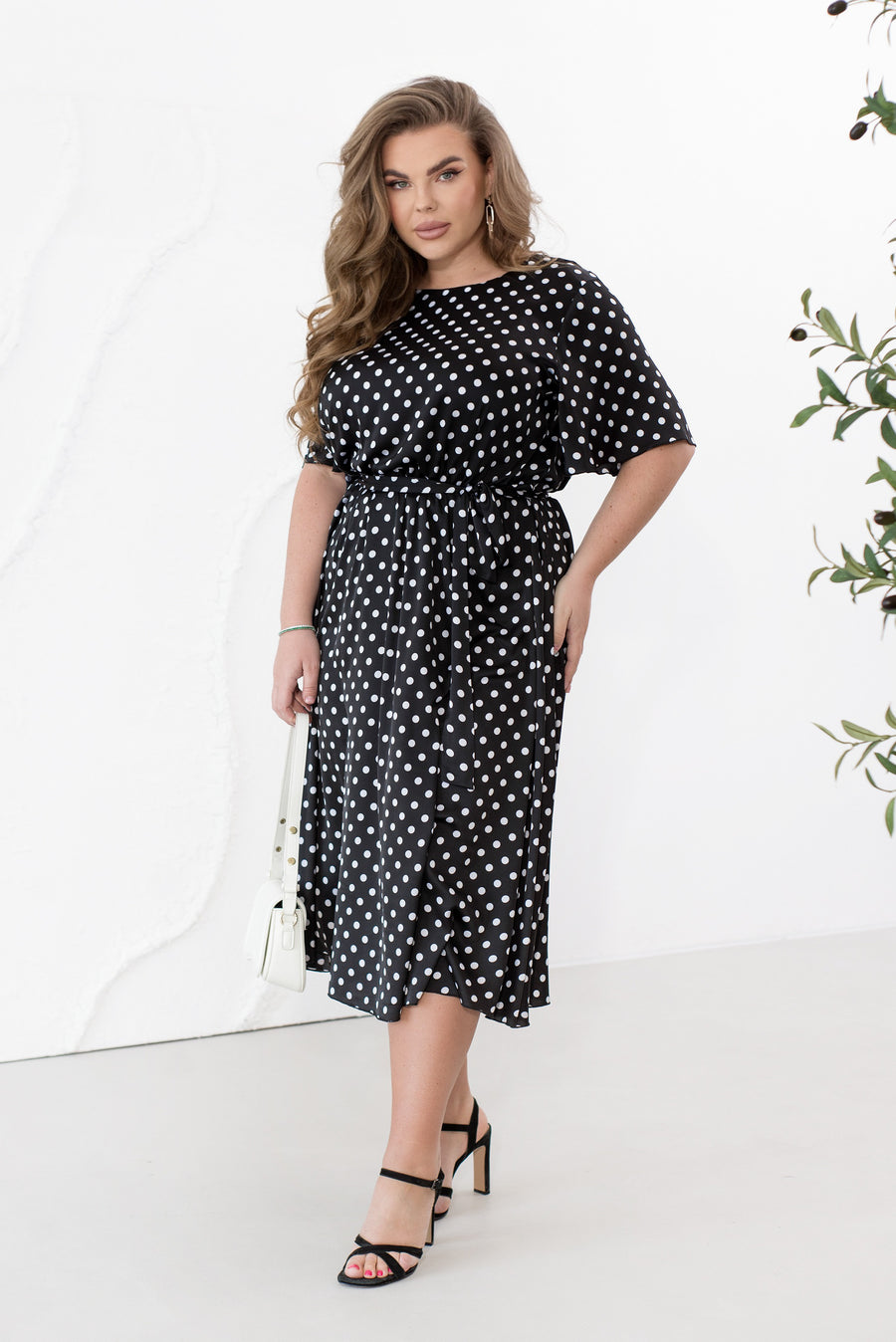 Копринена миди рокля на точки - Twiggy Shop