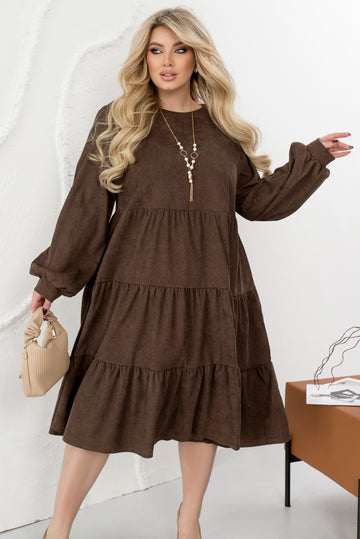 Рокля от рипсено кадифе с волани