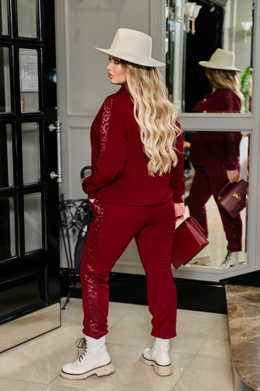 Комплект в две части с бродерия - Twiggy Shop