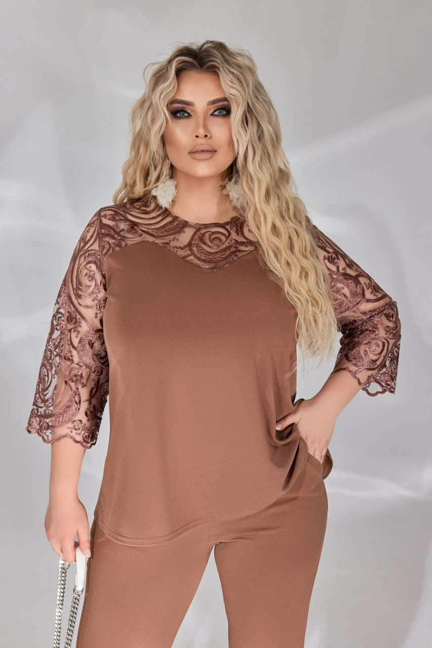 Комплект от панталон и блуза с бродерия - Twiggy Shop