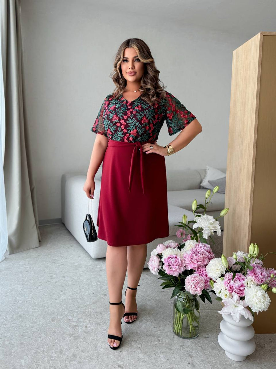 Къса рокля с бродерия - Twiggy Shop