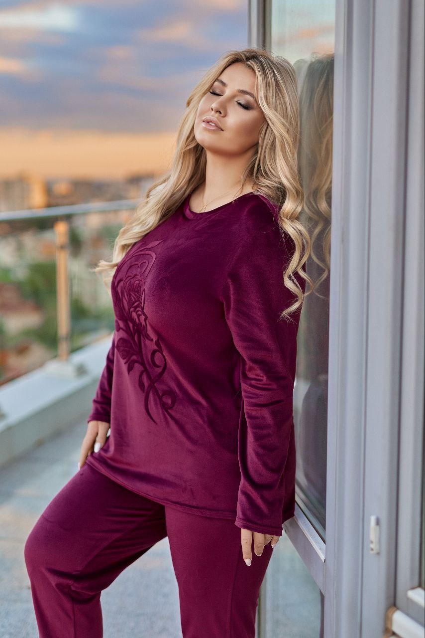 Комплект от кадифе с апликация - Twiggy Shop