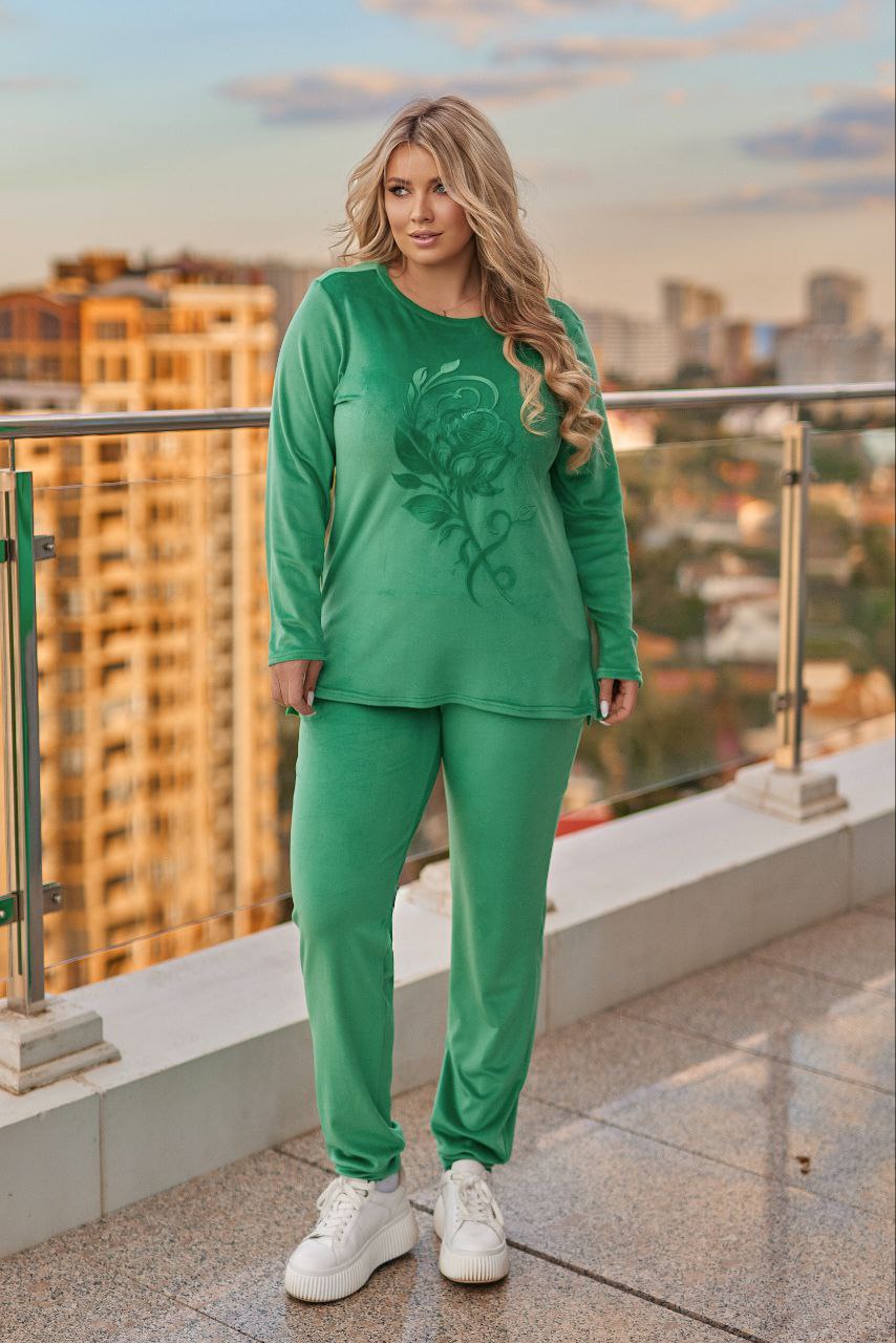 Комплект от кадифе с апликация - Twiggy Shop