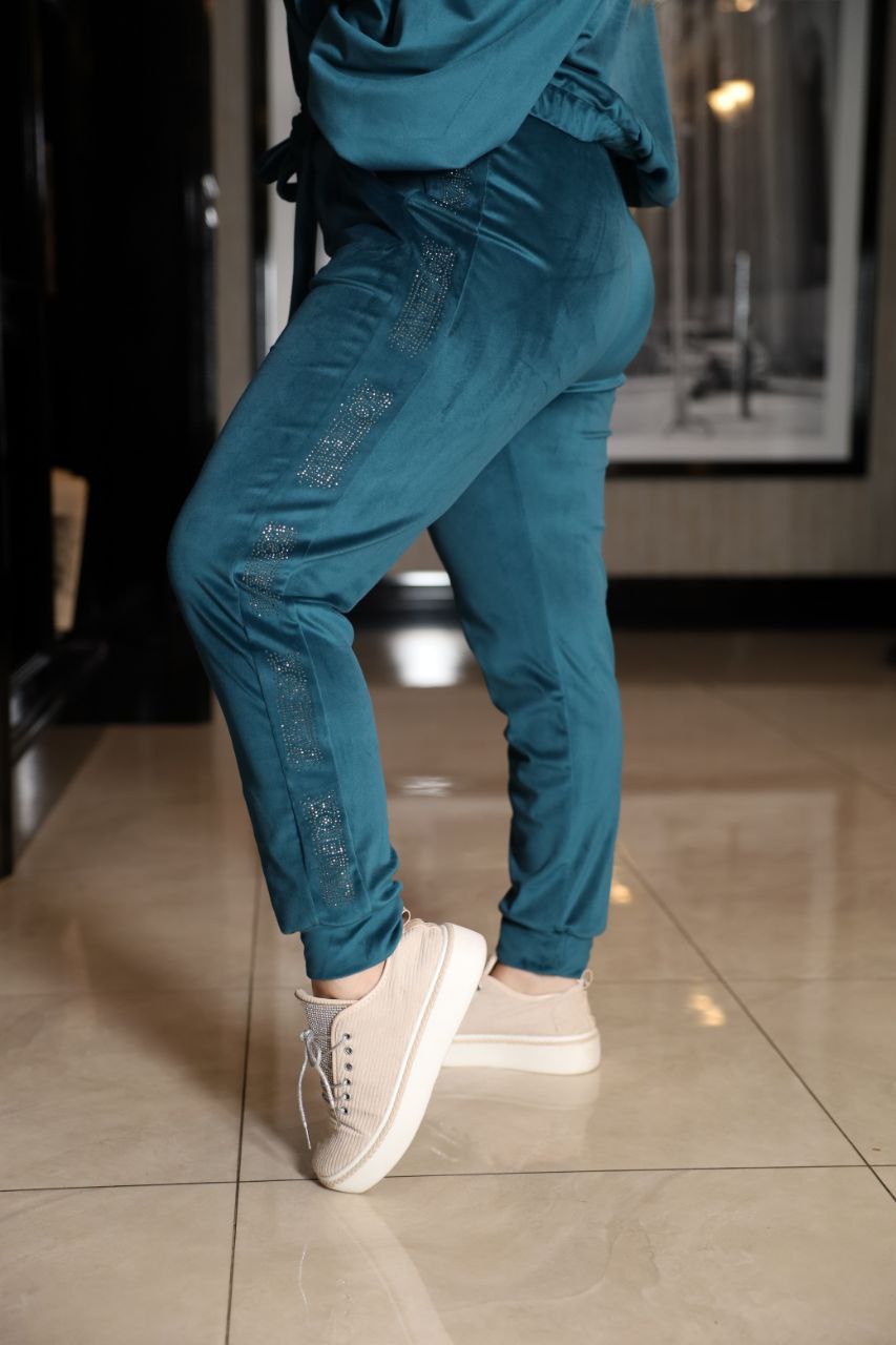 Комплект от кадифе с качулка - Twiggy Shop