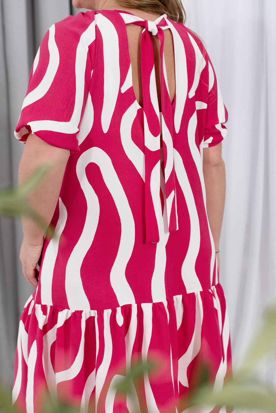 Къса рокля с отворен гръб - Twiggy Shop