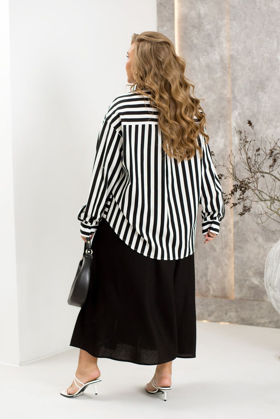 Ленена риза на райе в черен цвят - Twiggy Shop