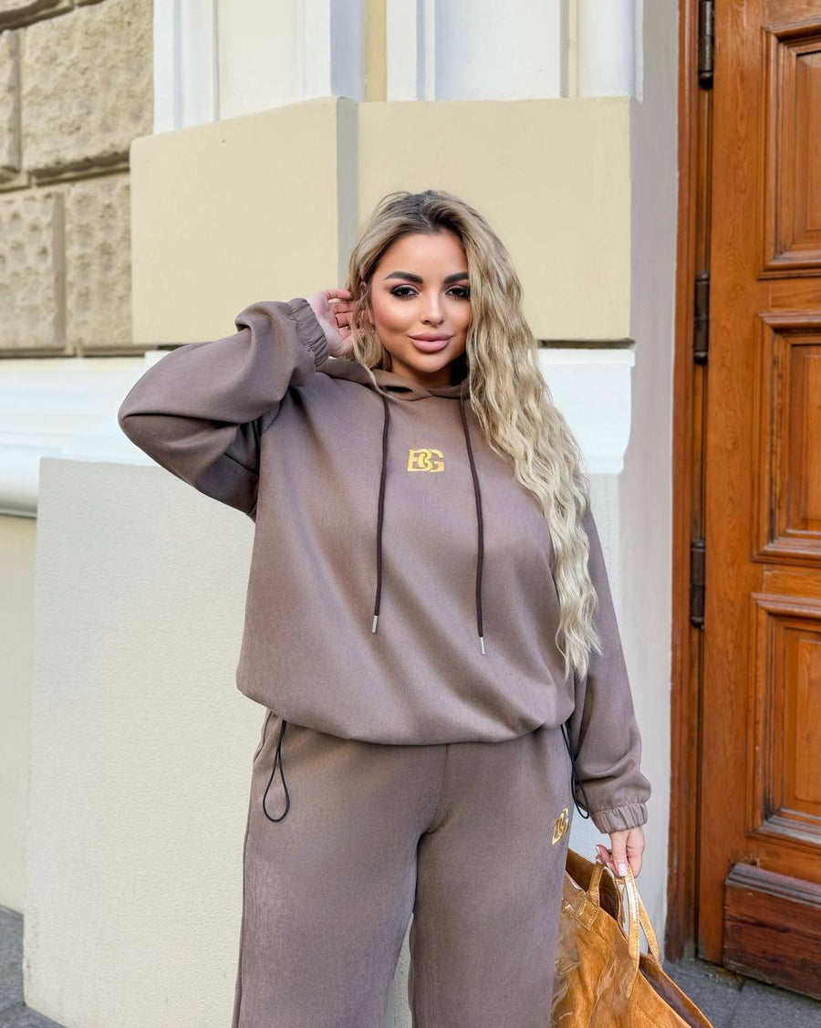 Велурен комплект с бродерия - Twiggy Shop