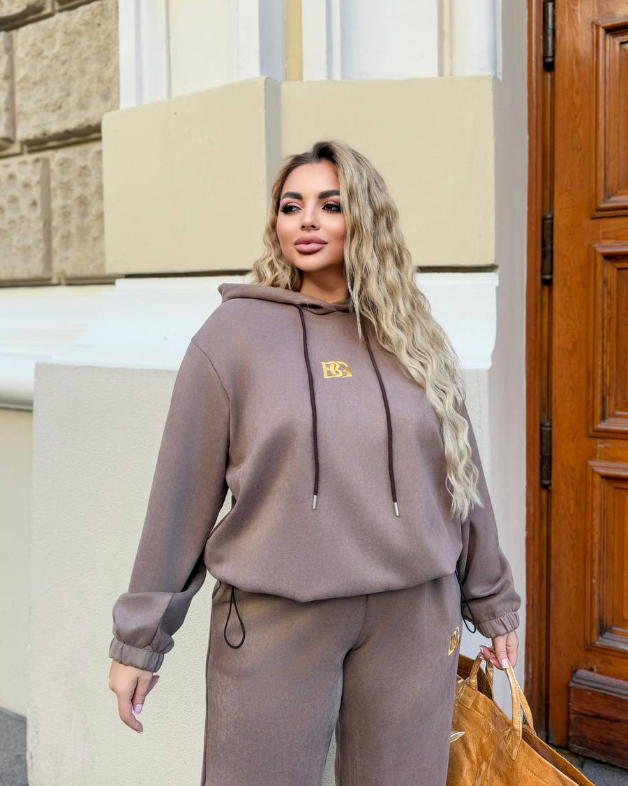 Велурен комплект с бродерия - Twiggy Shop