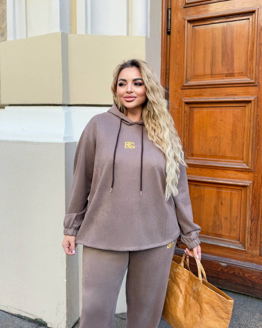 Велурен комплект с бродерия - Twiggy Shop