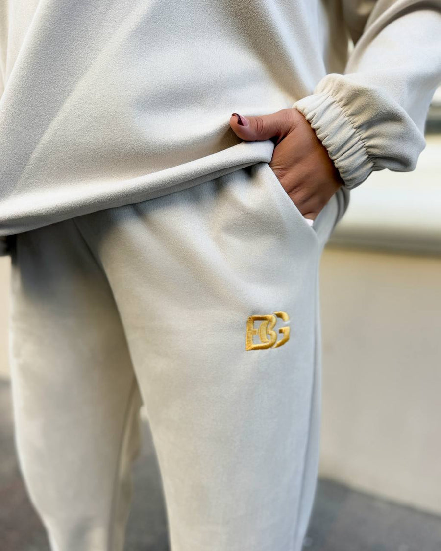 Велурен комплект с бродерия - Twiggy Shop