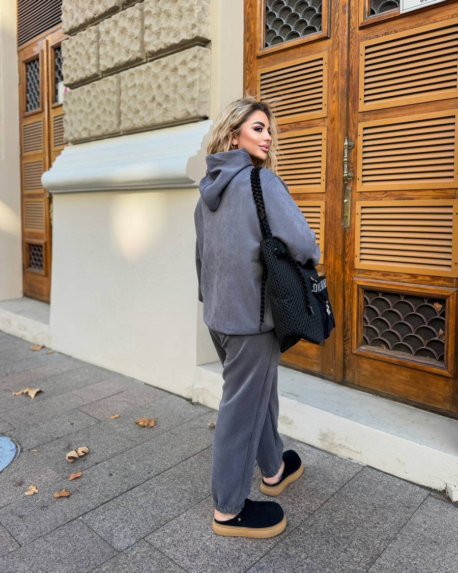 Велурен комплект с бродерия - Twiggy Shop