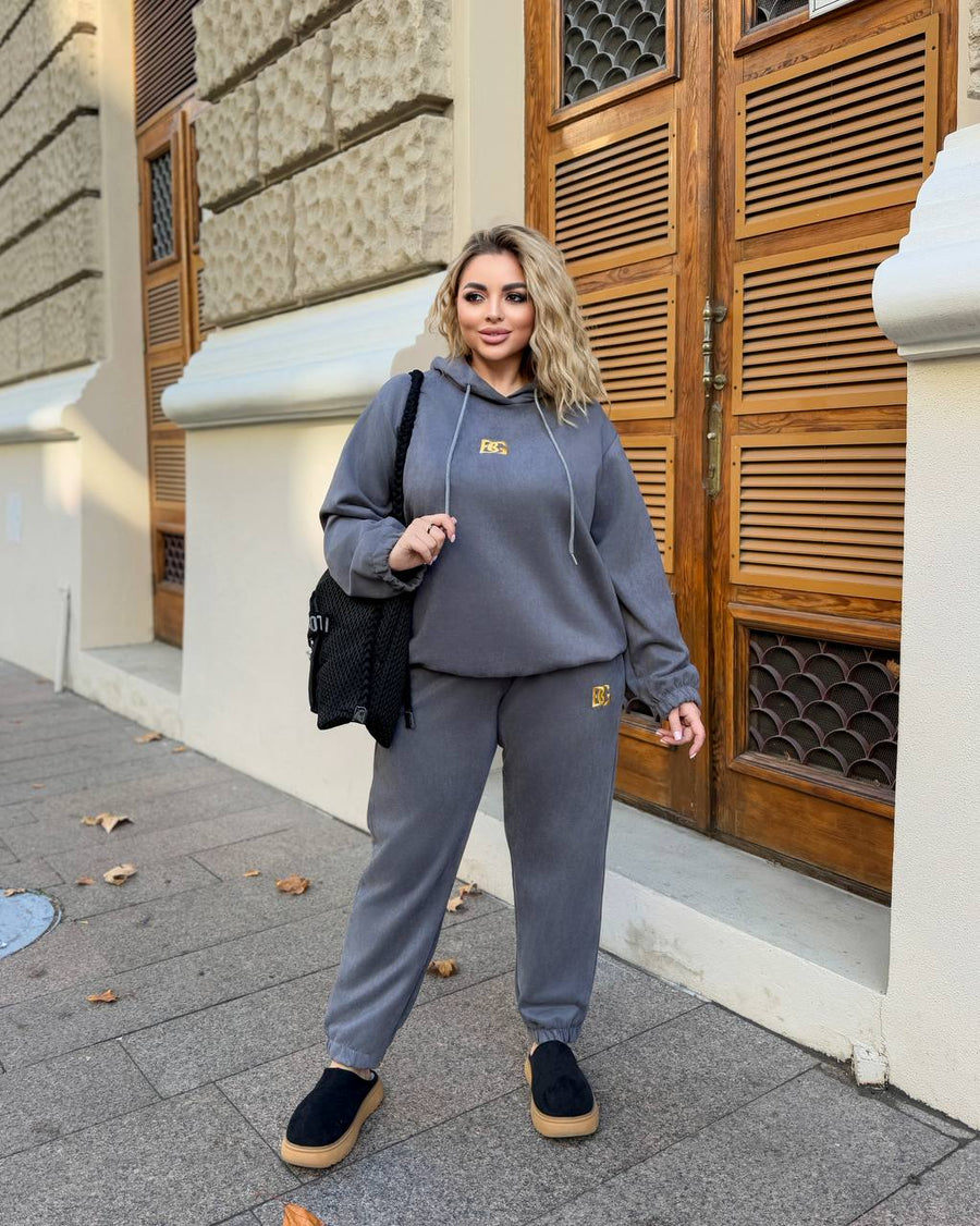 Велурен комплект с бродерия - Twiggy Shop