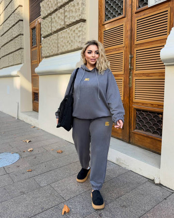 Велурен комплект с бродерия - Twiggy Shop