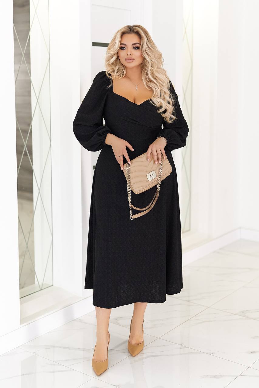 Разкроена рокля в миди дължина - Twiggy Shop