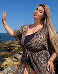 Дълга принтирана плажна туника от вискоза и полиестер с ярък дизайн, подходяща за летни плажни дни.