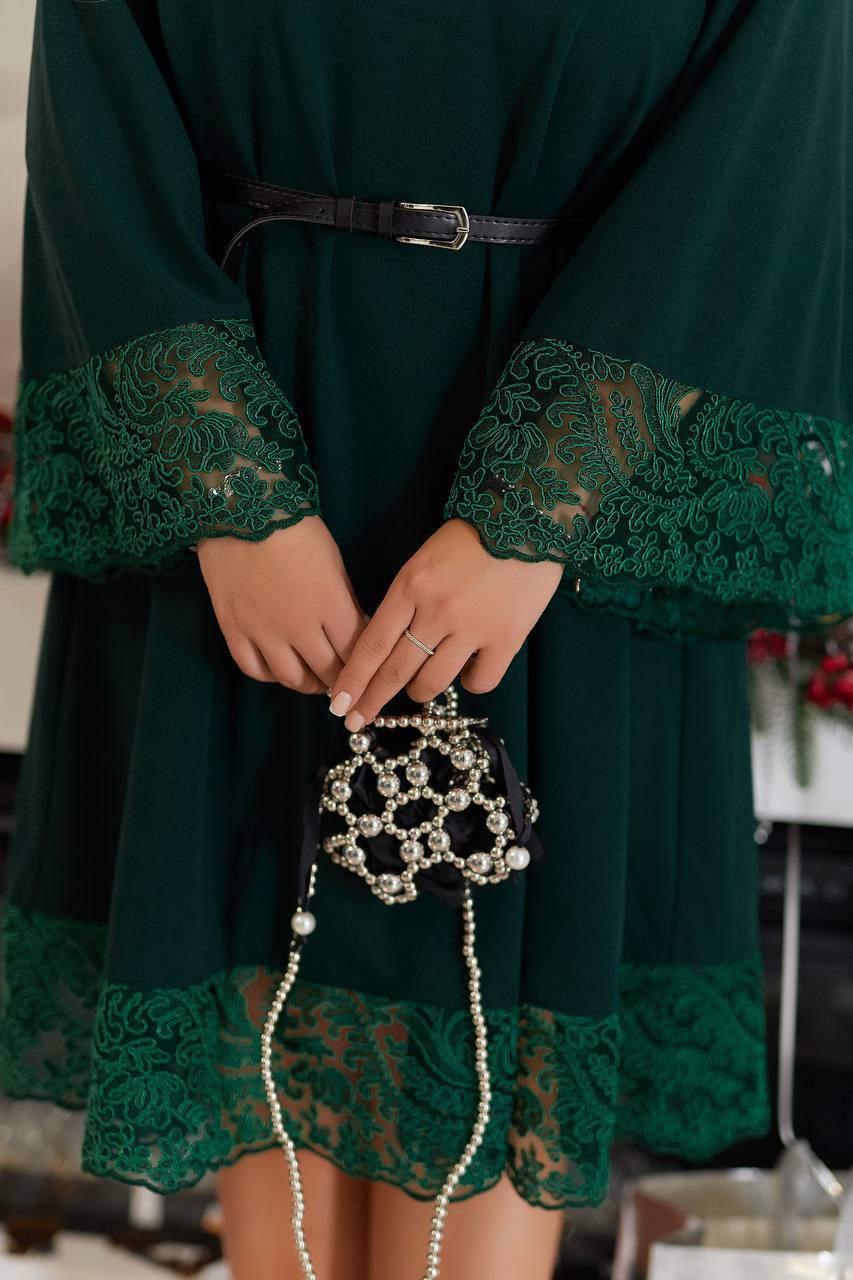 Вечерна рокля в свободна кройка с колан - Twiggy Shop