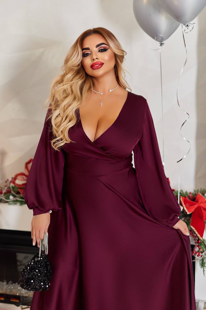 Дълга рокля с деколте - Twiggy Shop