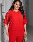 Комплект от блуза и панталон с дантела