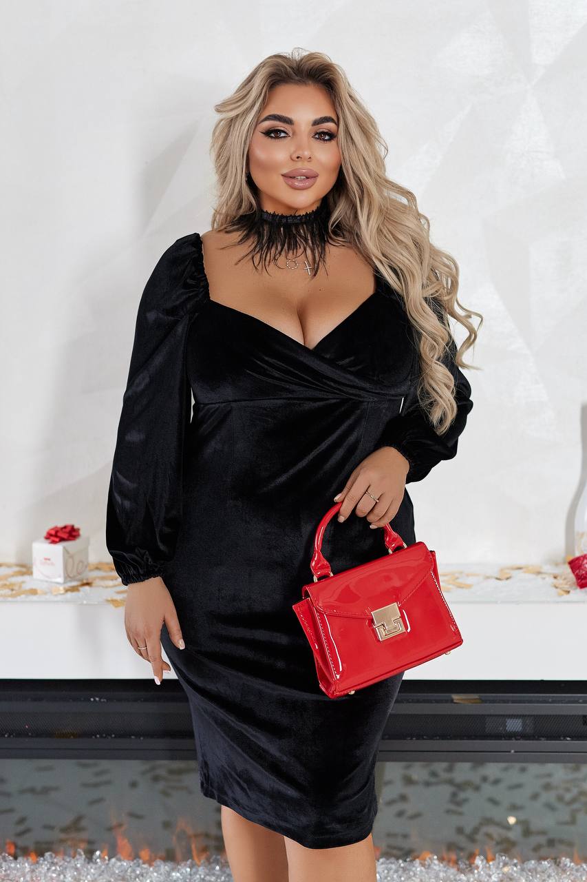 Къса кадифена рокля