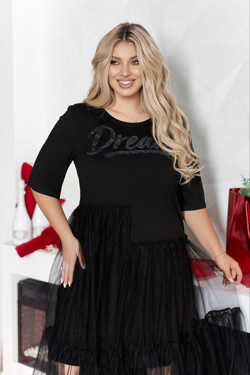 Вечерна рокля с тюл и камъни