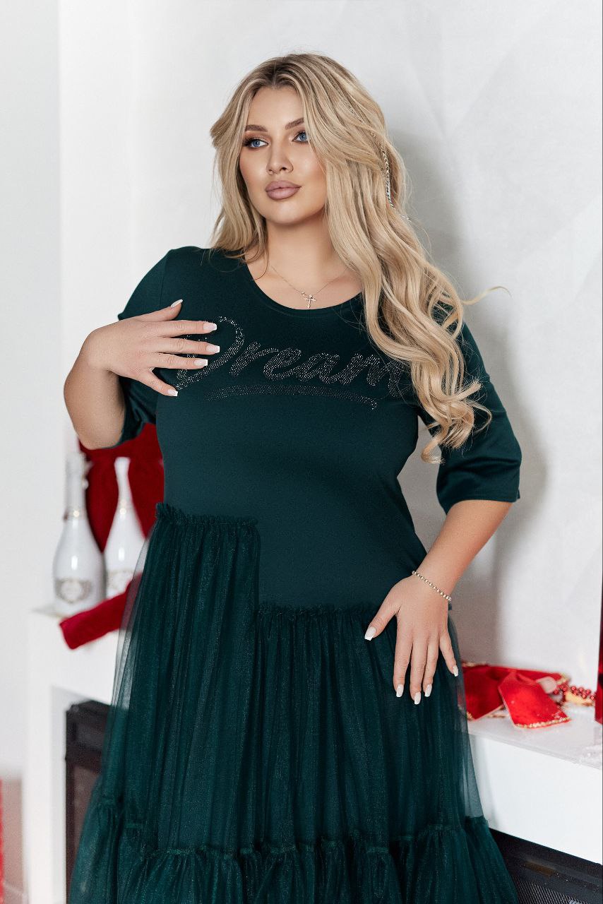 Вечерна рокля с тюл и камъни