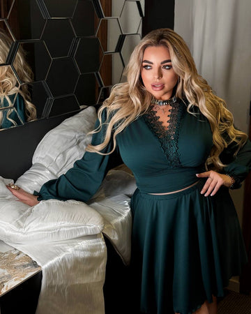 Комплект от блуза и пола