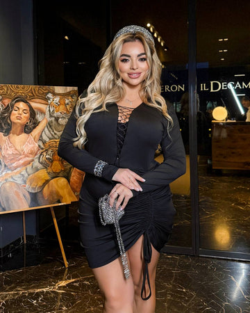 Къса рокля с връзки