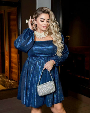 Къса блестяща рокля