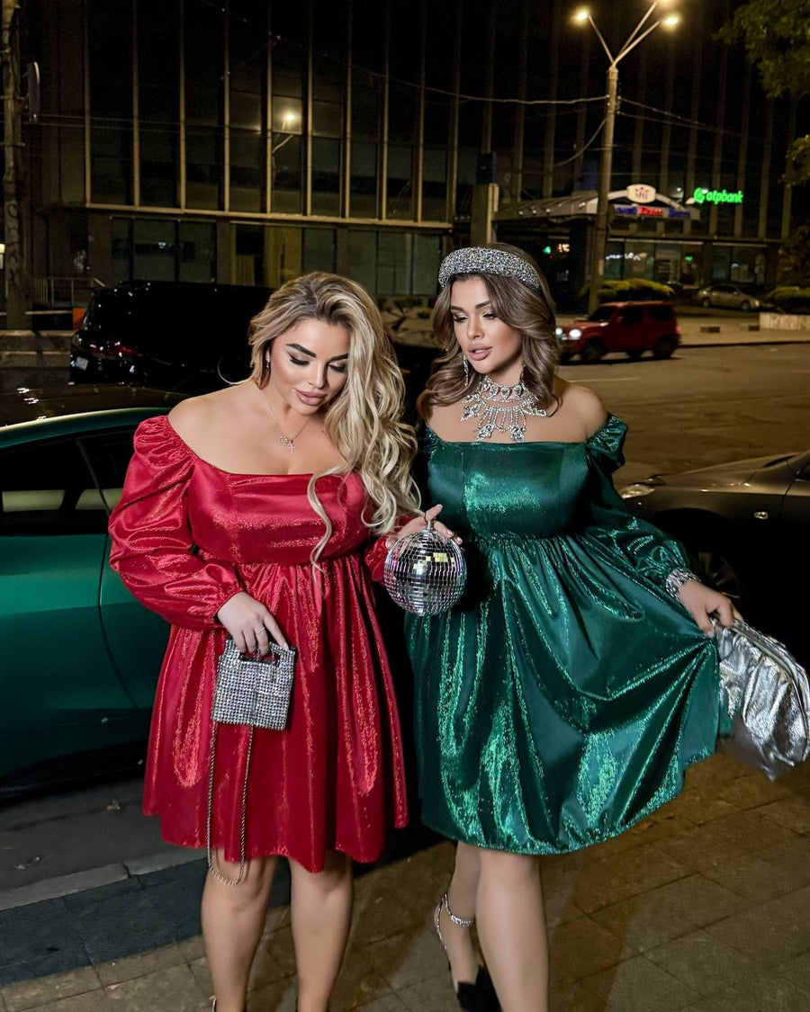 Къса блестяща рокля