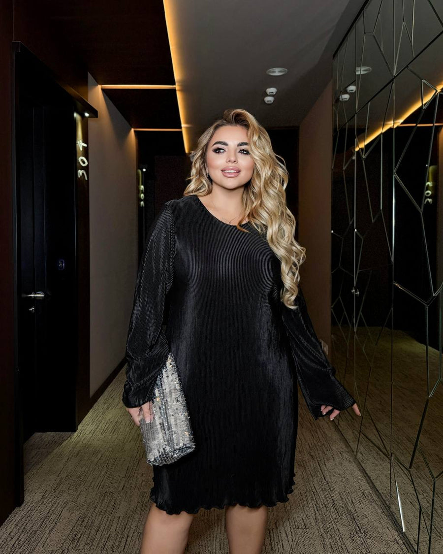 Къса рокля от структурирана материя