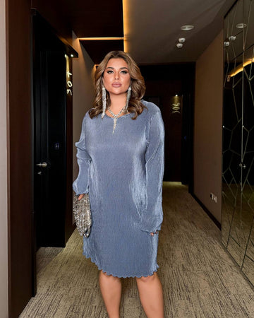 Къса рокля от структурирана материя