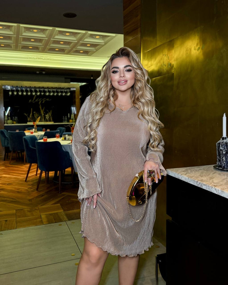 Къса рокля от структурирана материя