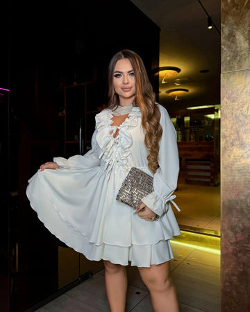 Къса рокля с волани