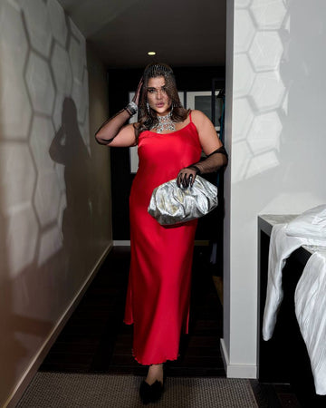 Дълга рокля от сатен