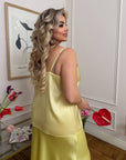 Топ с презрамки NewYear25 от полиестер и еластан, плътно прилепнал модел, светъл цвят, подходящ за празничен стил.
