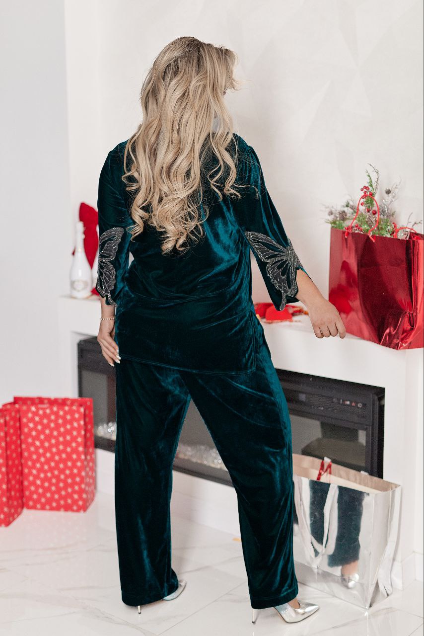 Кадифен комплект с блестяща апликация