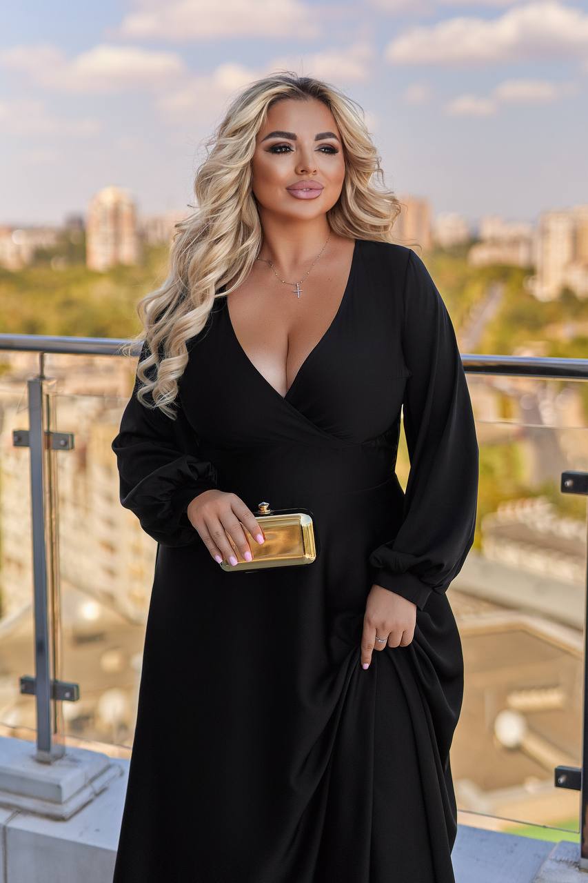 Дълга рокля с деколте - Twiggy Shop