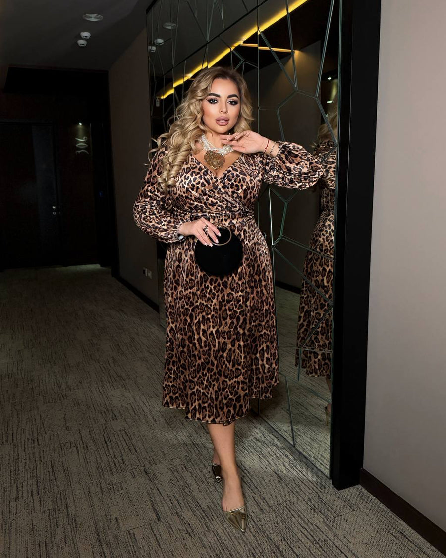 Кадифена рокля в животински принт