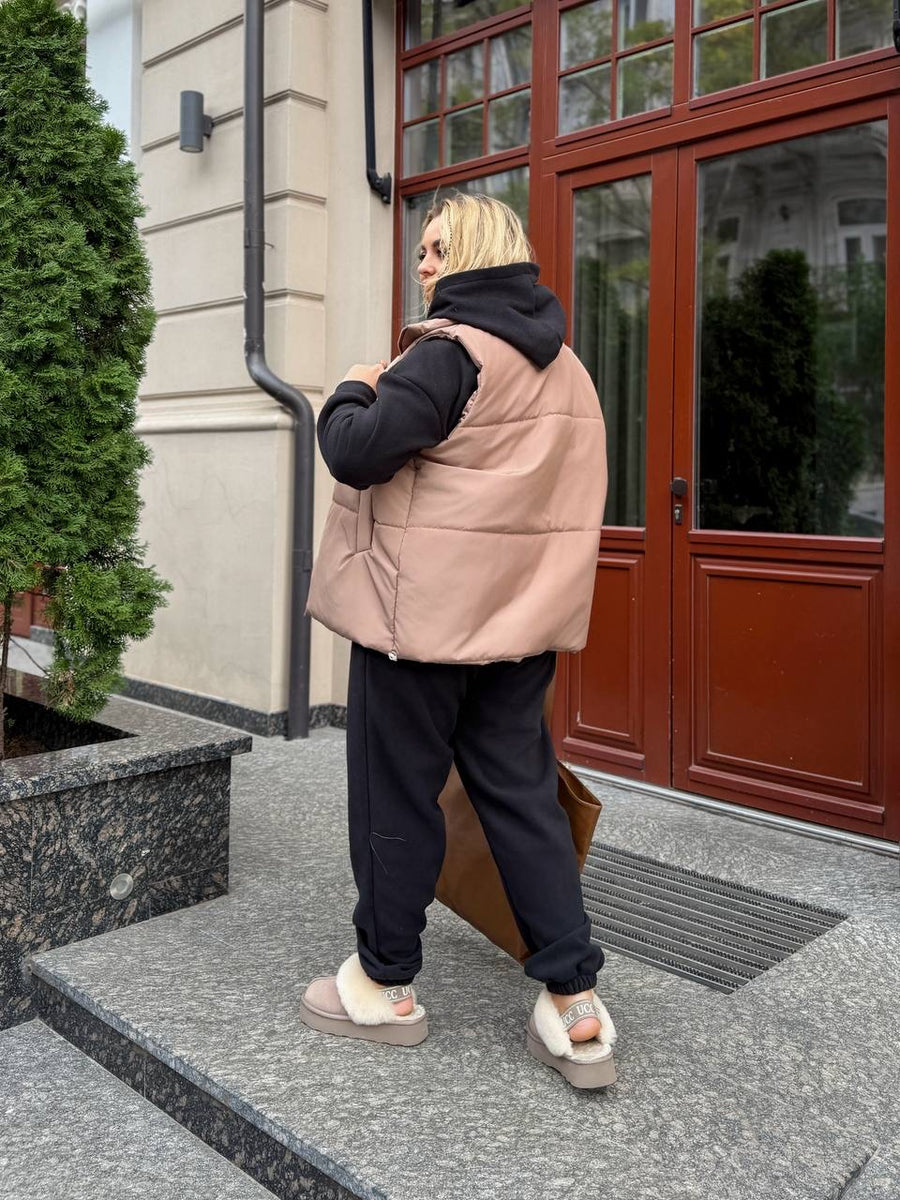 Комплект в две части - суитчър и панталон