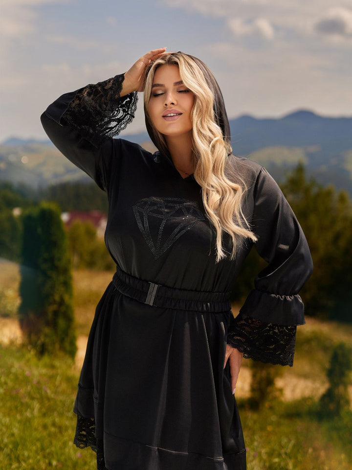 Къса рокля с дантела и камъни - Twiggy Shop