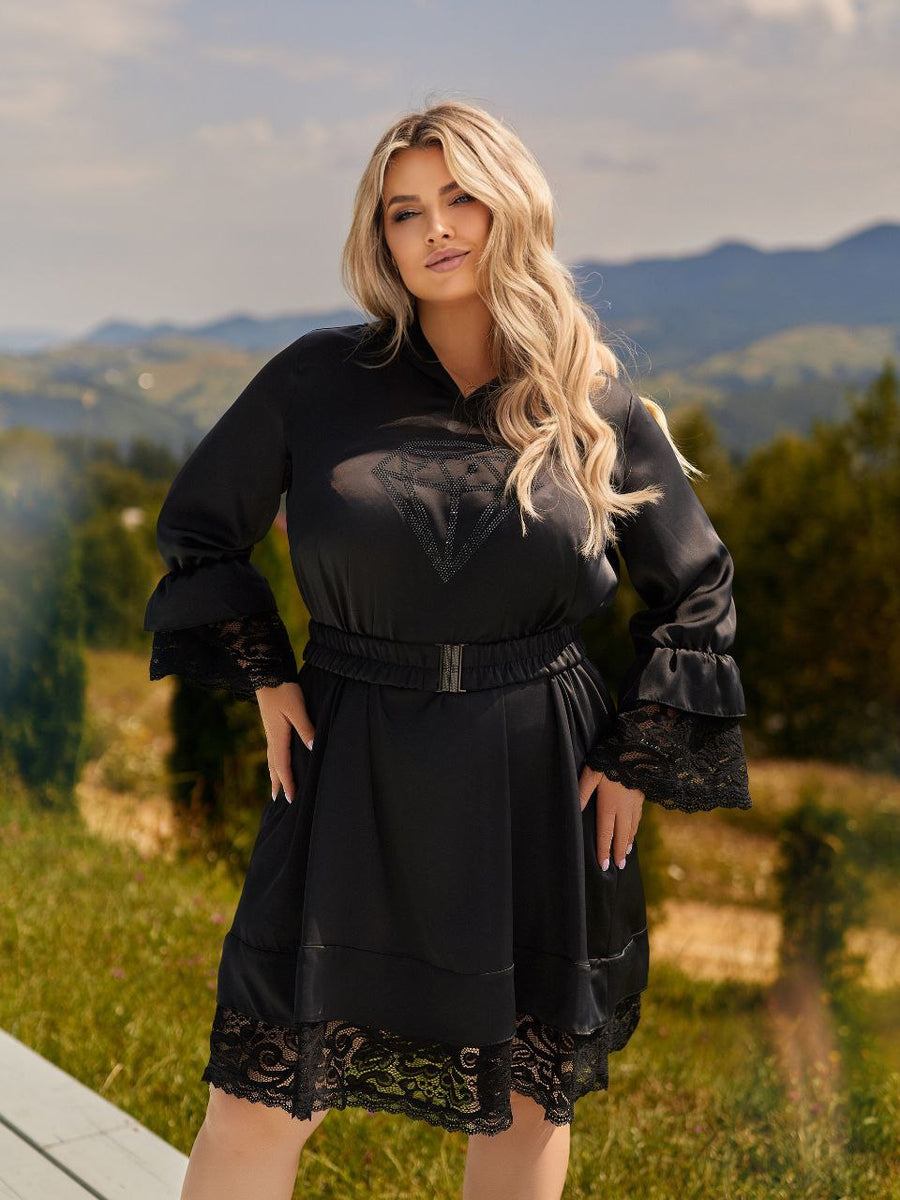 Къса рокля с дантела и камъни - Twiggy Shop