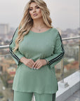 Комплект от рипсена материя с ленти, съдържащ полиестер, ликра и найлон, с моден дизайн и цветни ленти.