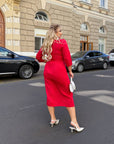 Вталена официална рокля