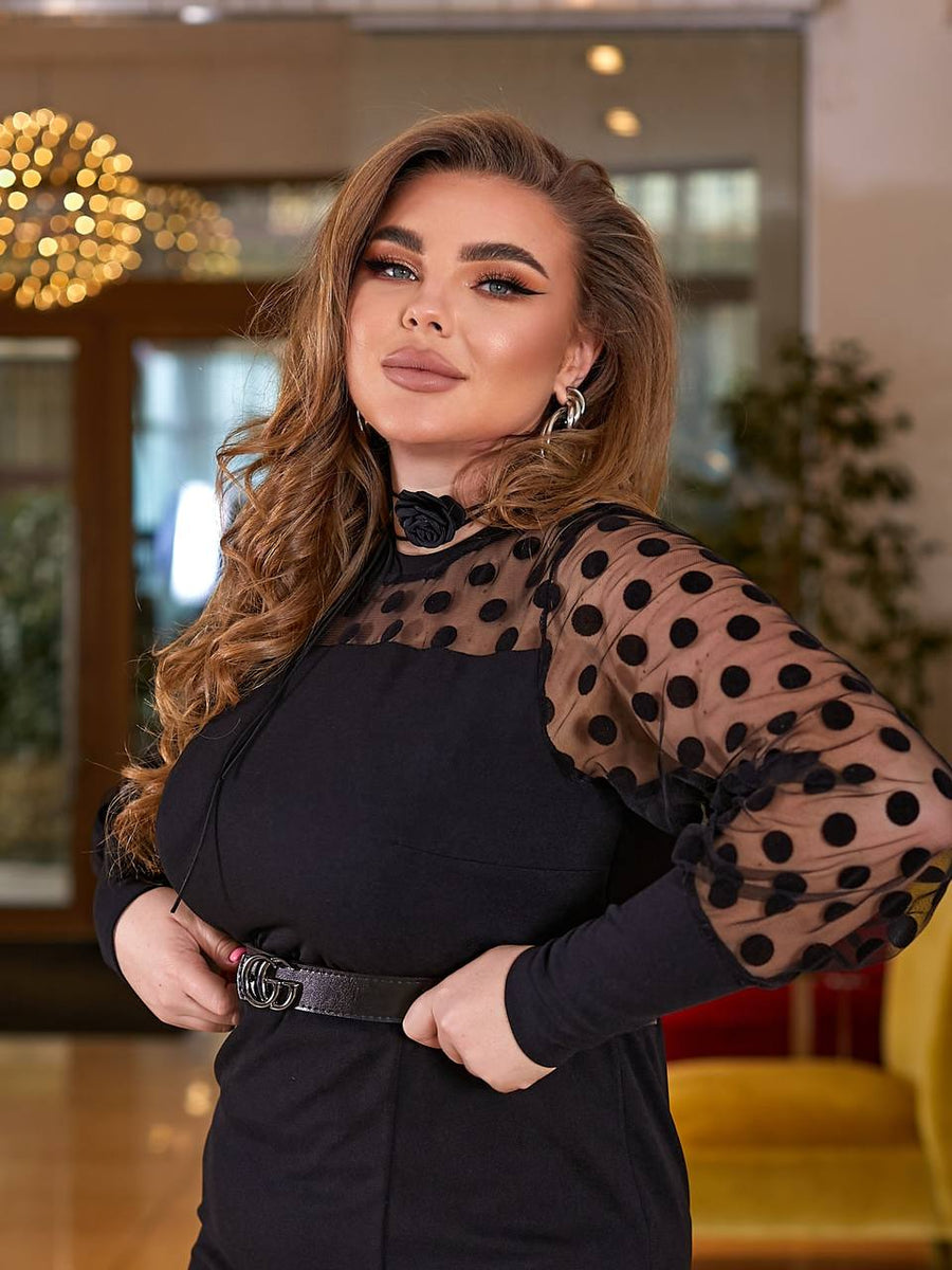 Вталена рокля с цепка