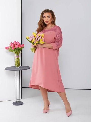 Рокля в свободна кройка с дантела