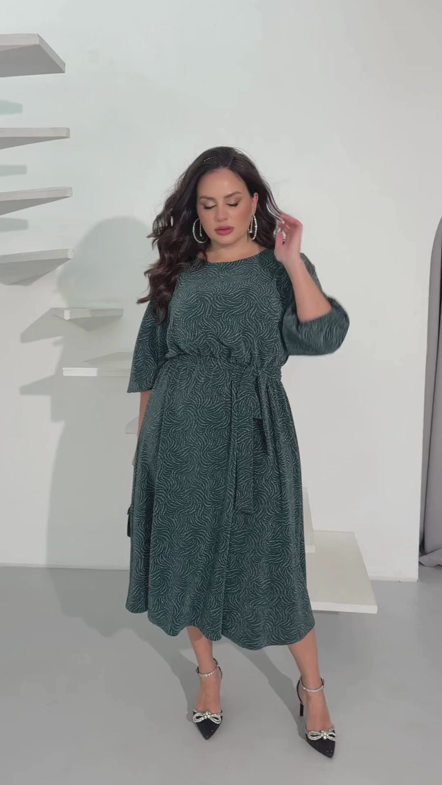 Рокля с лурекс под коляното